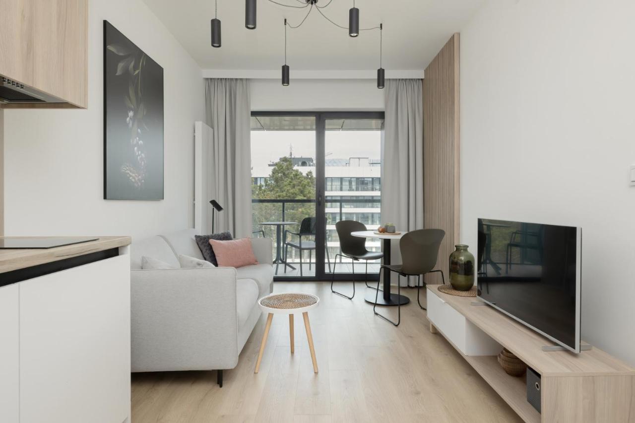 Apartment Shellter 33 Forrest Art & Design *
