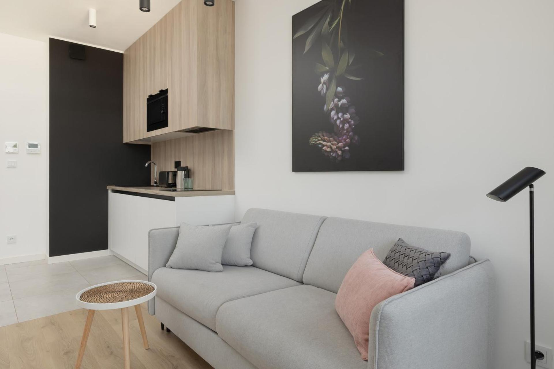 Shellter 33 Forrest Art & Design Apartment