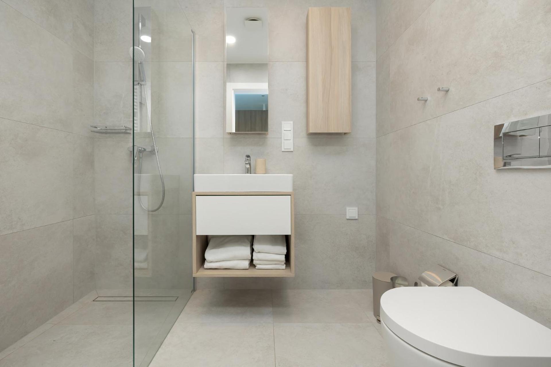 Shellter 33 Forrest Art & Design * Rogowo (Gryfice)