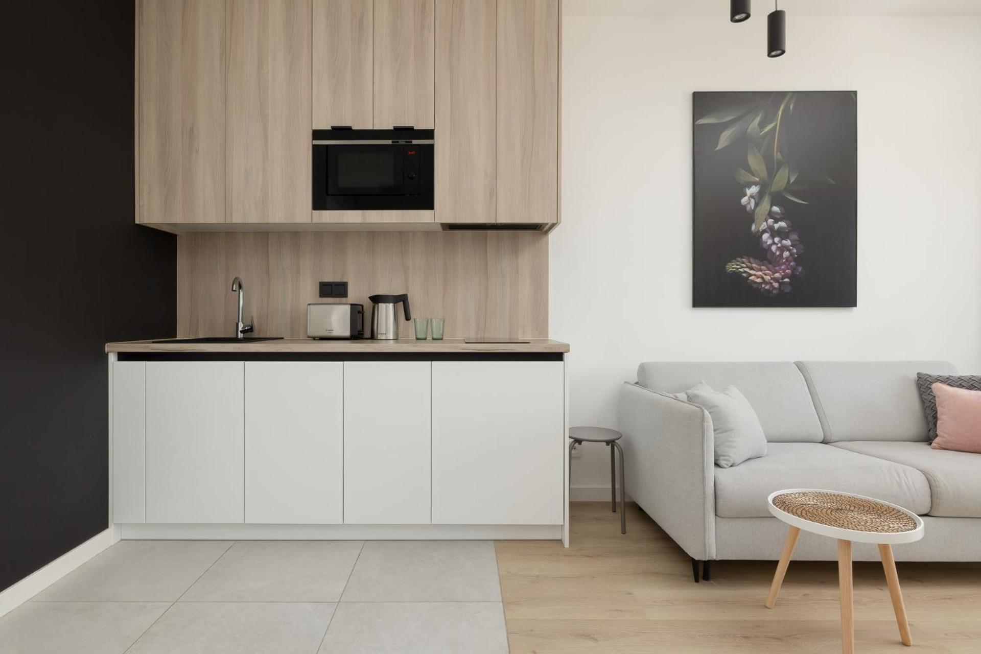 Shellter 33 Forrest Art & Design
